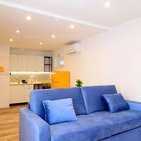 Daire Varos - 5 Min Walk To Riva *