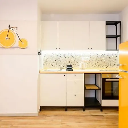 Varos - 5 Min Walk To Riva Daire *