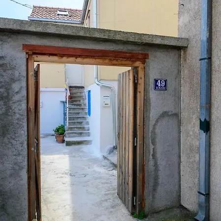 Varos - 5 Min Walk To Riva