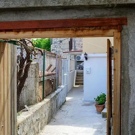 Daire Varos - 5 Min Walk To Riva *